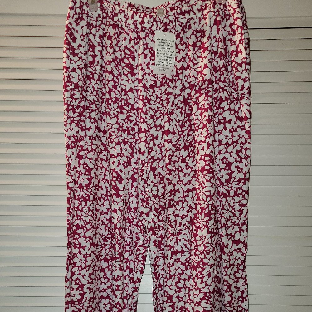 Pull-on Elastic Waist Capris